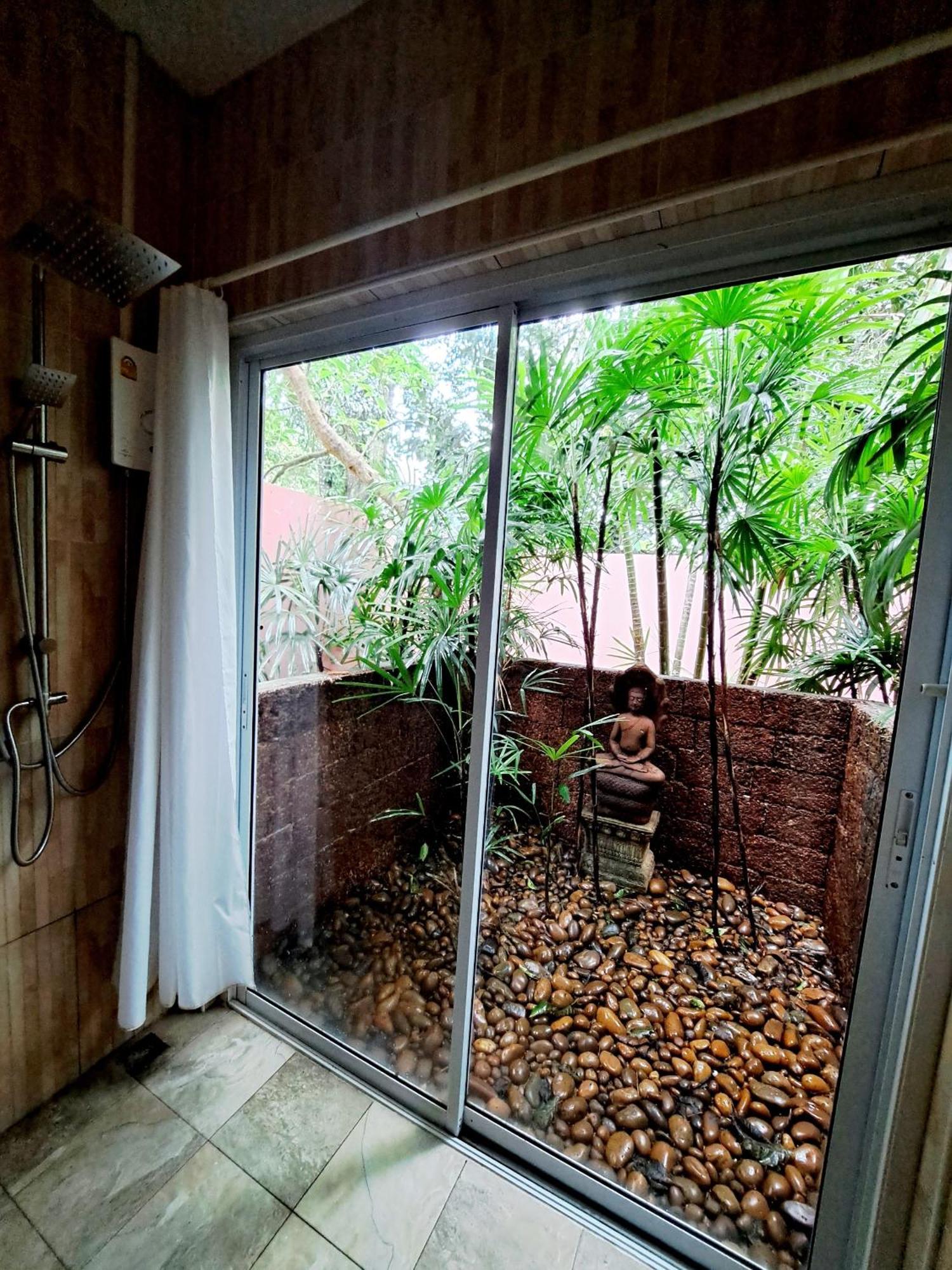 Laura Guest House-Adult Only- Hua Thanon  Exterior foto