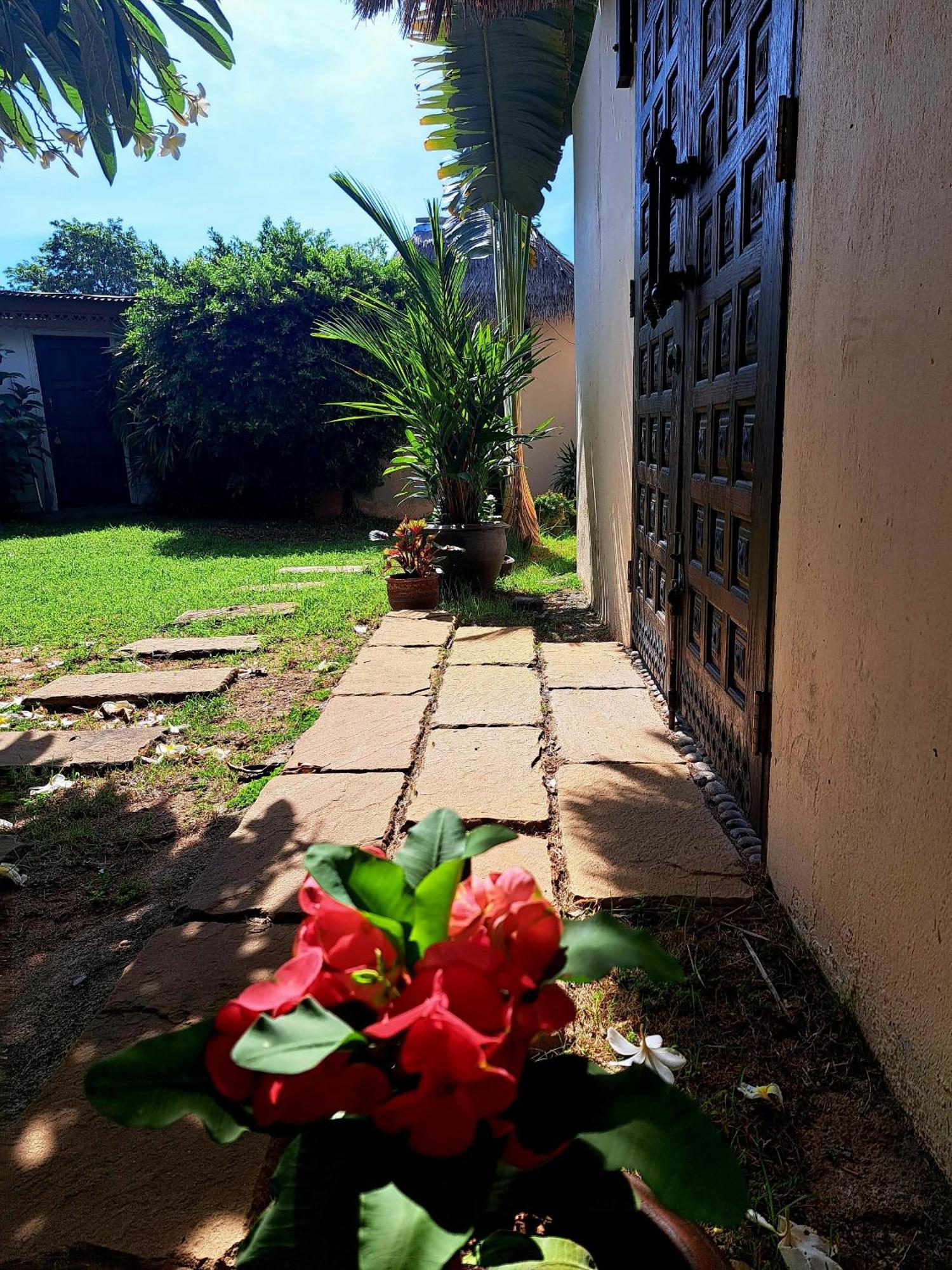 Laura Guest House-Adult Only- Hua Thanon  Exterior foto